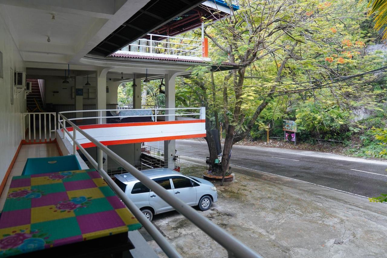 C Star Travellers Inn 奥斯洛布 外观 照片