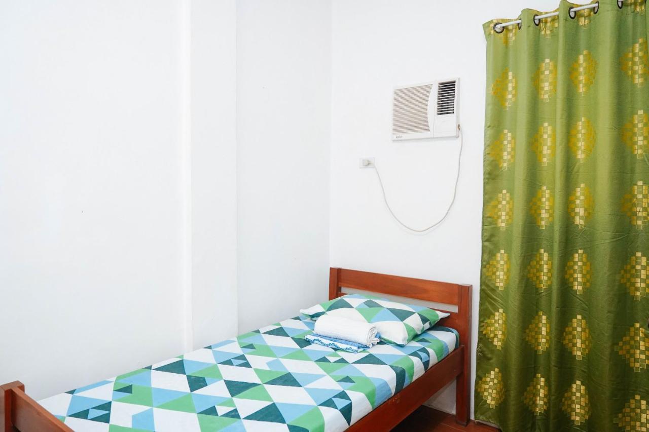 C Star Travellers Inn 奥斯洛布 外观 照片